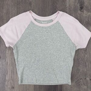 Hollister Heather Gray Cropped Tee with Pale Pink Raglan Sleeves